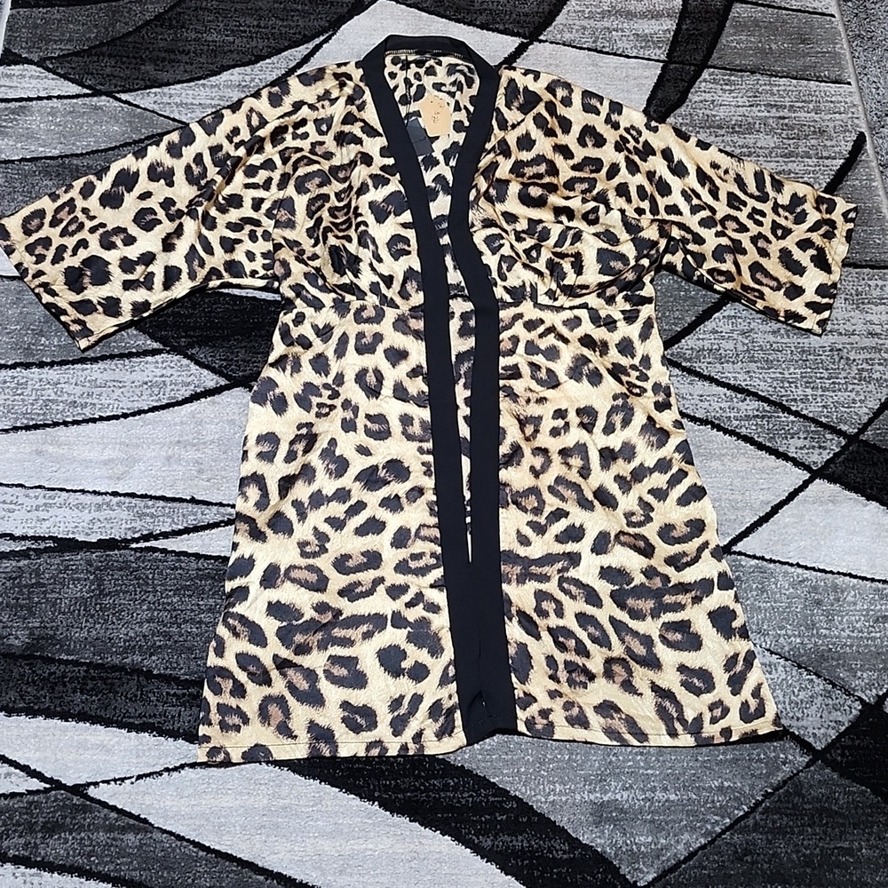 DO EVERYTHING IN LOVE LEOPARD PRINT KIMONO SWIMSUIT COVER ROBE LOUNGE ONE-SIZE